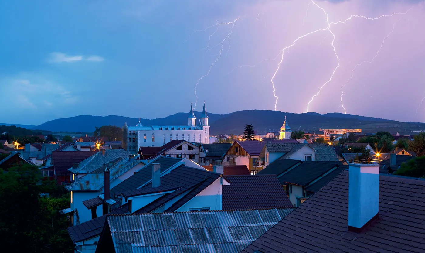 Hromosvod: revize, kontrola po bouřce a kdy ho dům musí mít