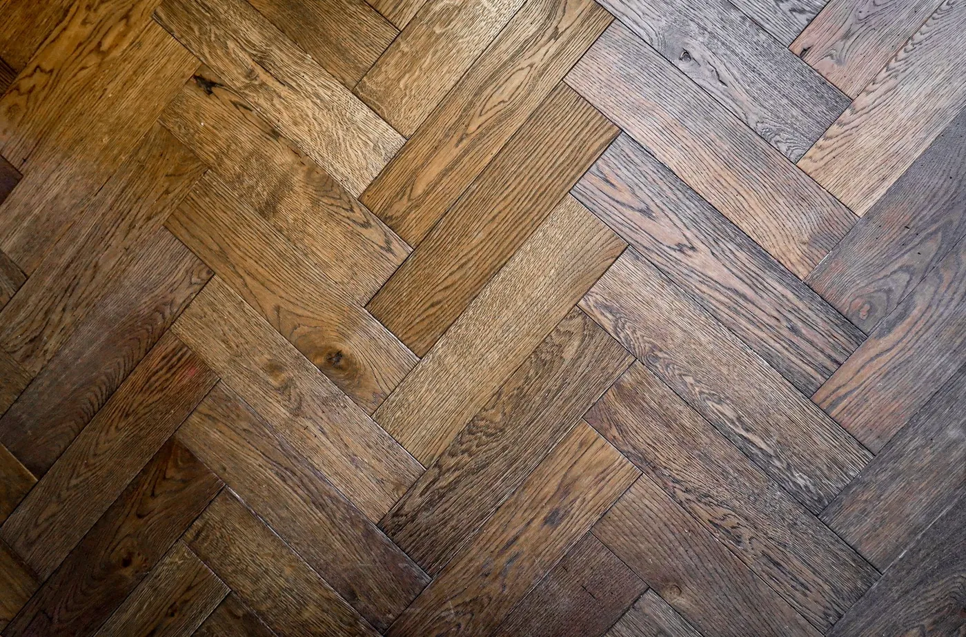 Broušení parket a renovace dřevěné podlahy krok za krokem