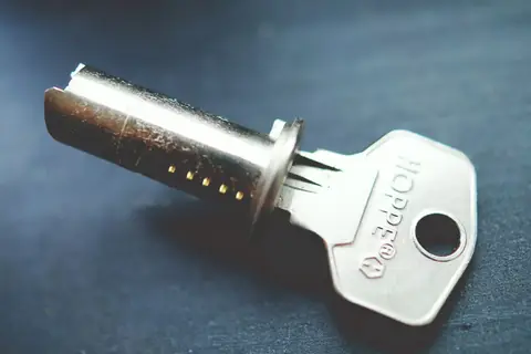 Zadřený zámek a klíč, který nejde otočit: první pomoc